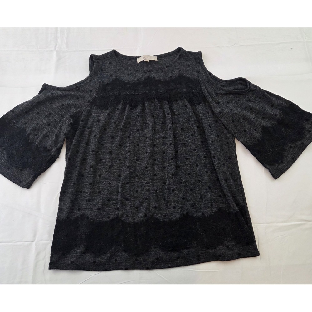 LOFT Top Womens Medium Dark Gray Knit Swiss Dot Cold Shoulder Whimsigoth Boho
